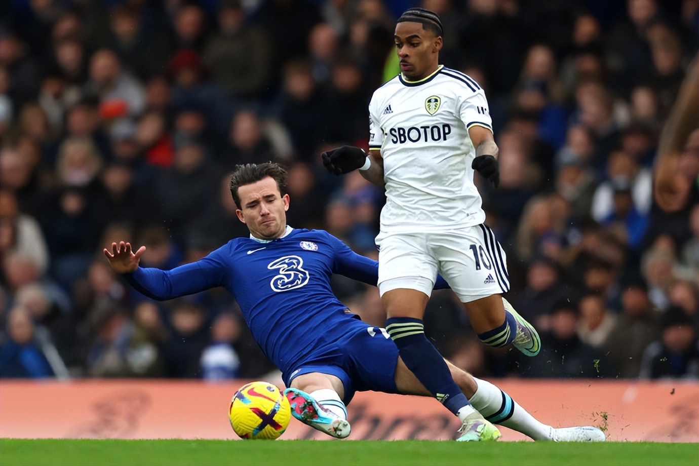 今晨突围战来临，里尔围绕英超绝杀压哨，话题不断，轮换策略成焦点的简单介绍-9体育