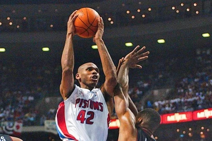 关于欧篮联赛程吃紧；底特律活塞窗口期再遭质疑；赛场秩序良好；球探报告显示潜力的信息-九游体育app